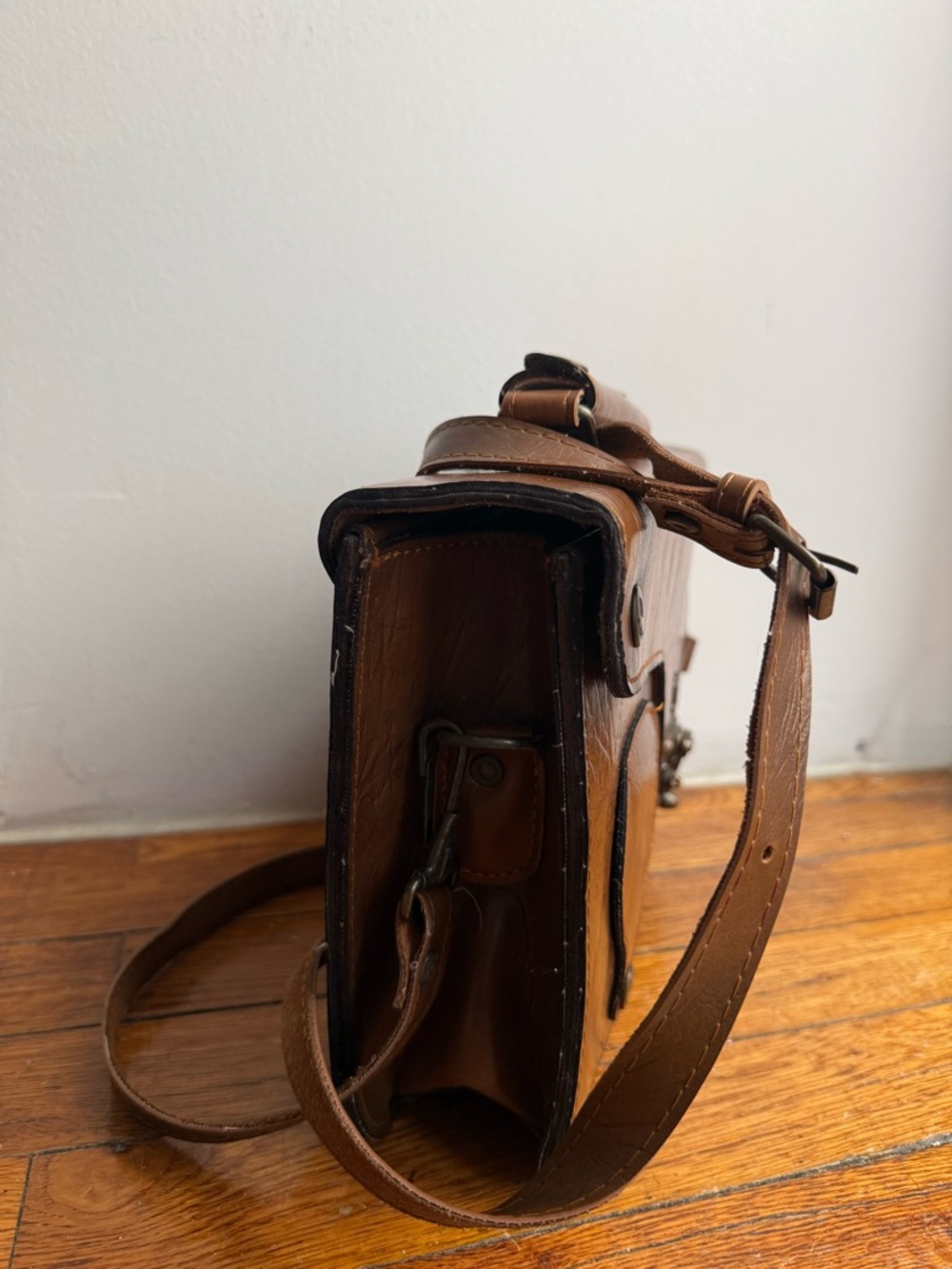 Vintage British Leather Satchel Cognac Brown Crossbody Messenger Bag Equestrian - Picture 2 of 7